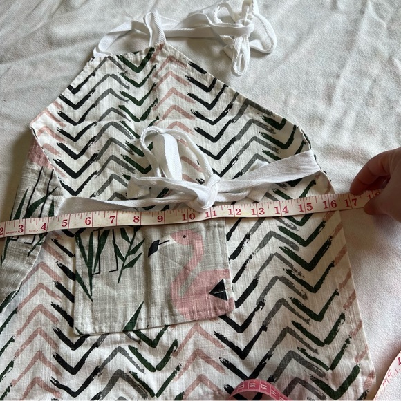 Flamingo gray and pink reversible girls pocketed apron. - Picture 10 of 12
